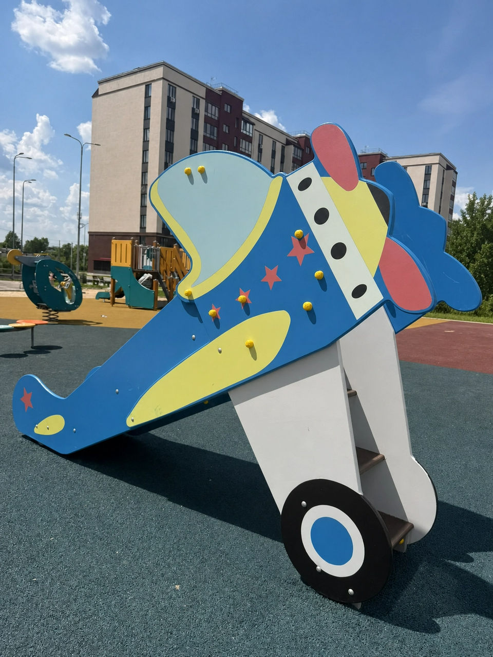 Двор ЖК Хрустальные грани