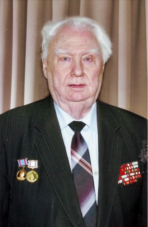 15 октября 2016 года на 93-м году жизни после тяжёлой болезни скончался Владимир Иванович Суворов
