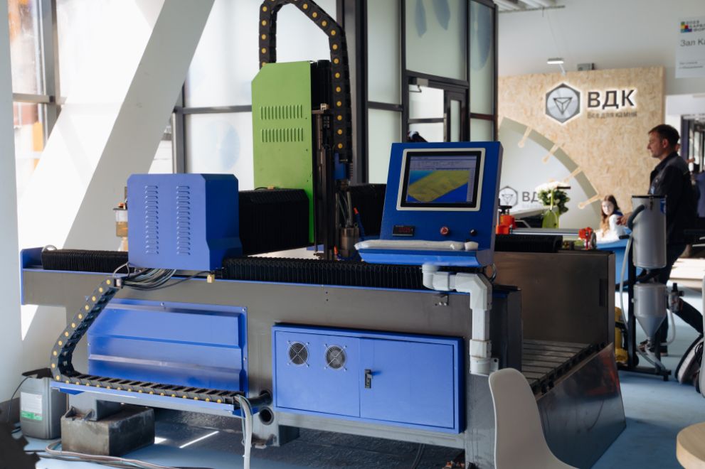 Гравировальные станки по камню: оборудование для современного камнеобрабатывающего цеха
