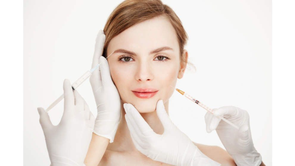 Antiage-косметология: уколы красоты для лица или аппаратные процедуры?