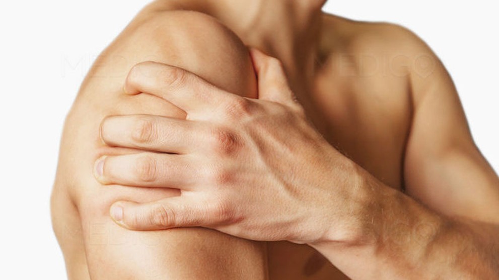 Как оказать первую помощь при привычном вывихе плеча и дальнейшая терапия