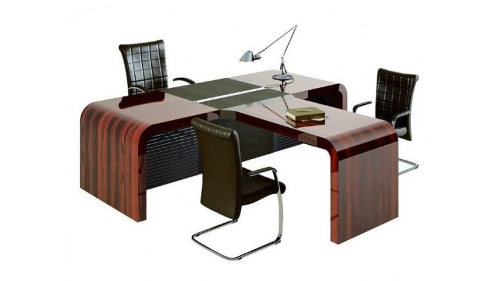 Письменные столы из массива
