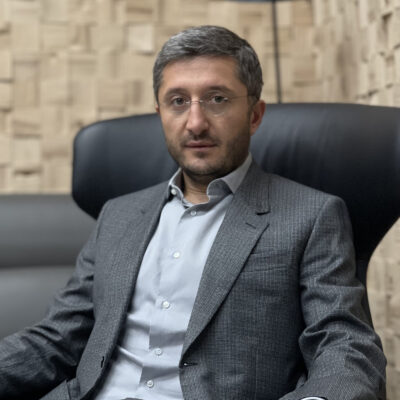 Он привёз Вечный огонь в Арктику и рейтинги — на ТНТ. История Бориса Ханчаляна, который действует, а не просто говорит