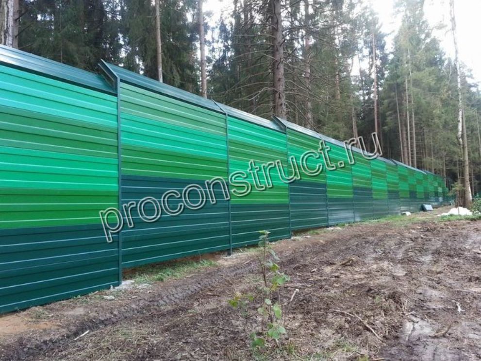 Шумозащитные экраны Г-формы — барьер с изгибом для городских дорог и улиц