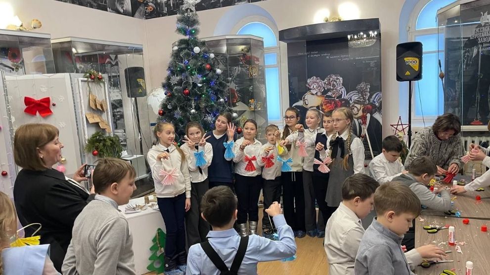 Депутатские ёлки: по...