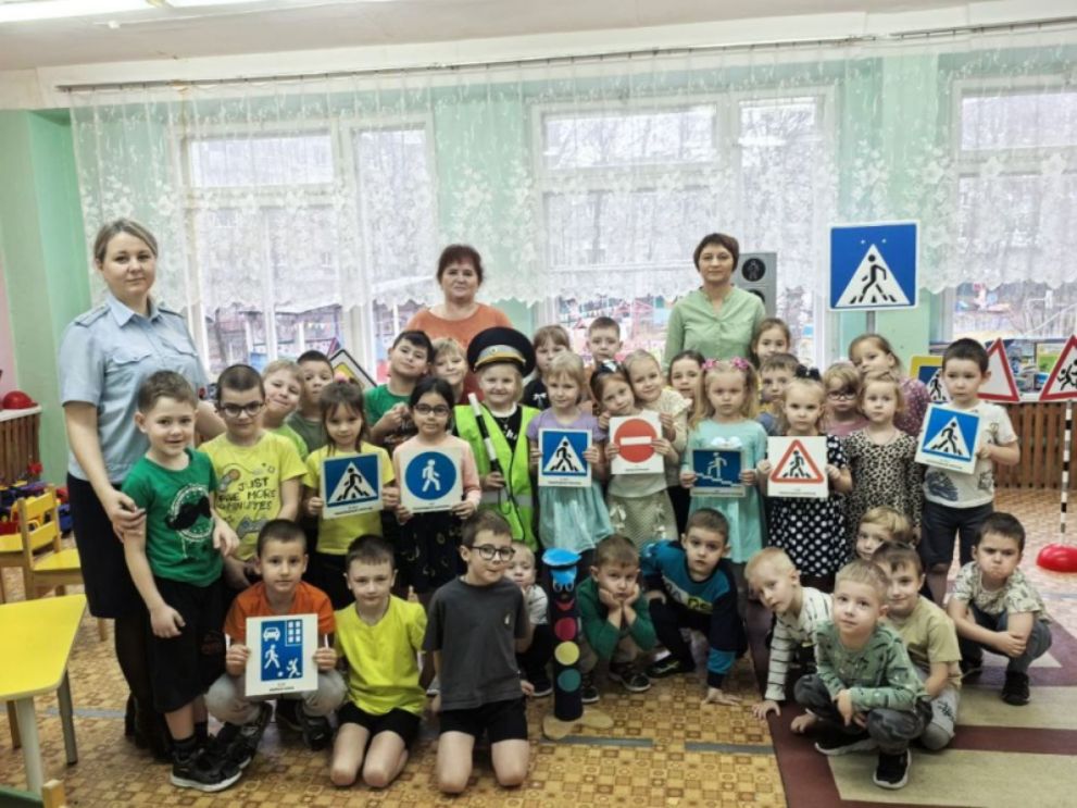 Сотрудники Госавтоин...