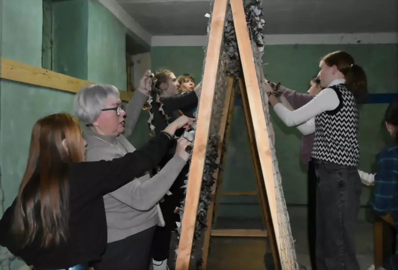 Гусевчане плетут мас...