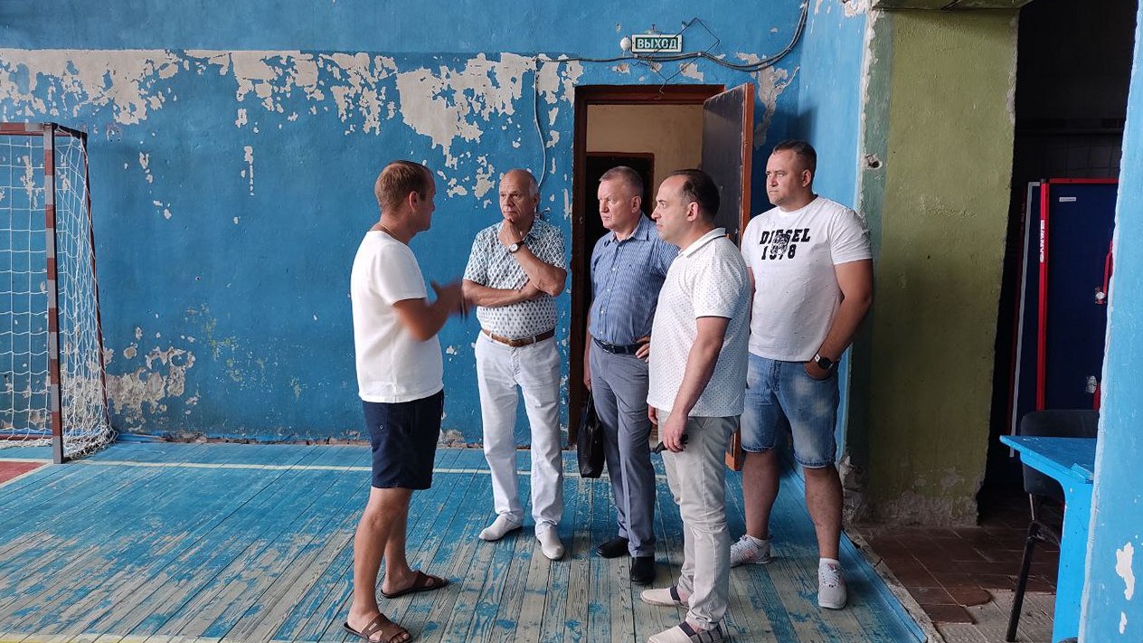 Народный фронт добивается реконструкции спортивного комплекса в поселке Золотково
