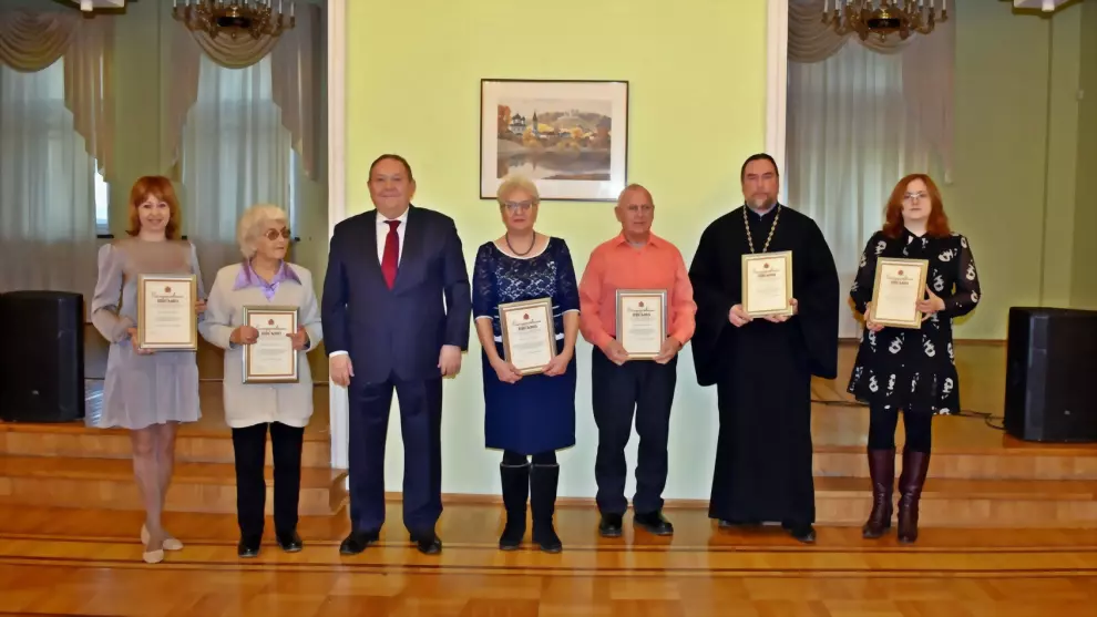 Активистов обществен...