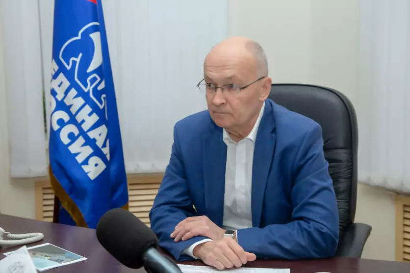 К Владимиру Киселеву...