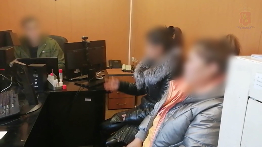 В городе Гусь-Хрустальный полицейские задержали двух женщин, планировавших распространить крупную партию наркотиков