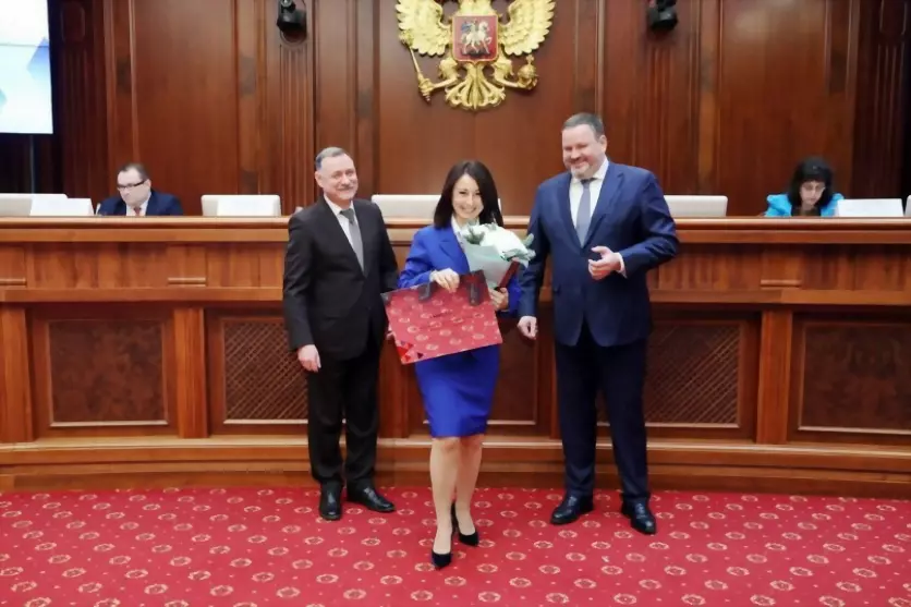 Представители службы...