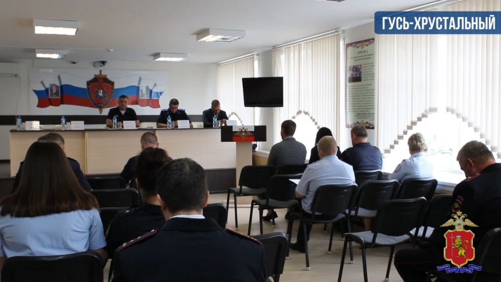 Члены общественных с...