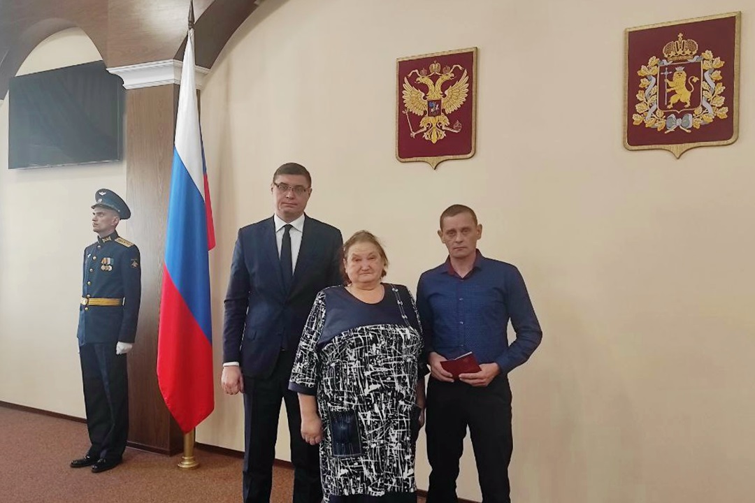 Александр Авдеев вручил Ордена Мужества родственникам двух жителей Владимирской области, погибших в ходе спецоперации