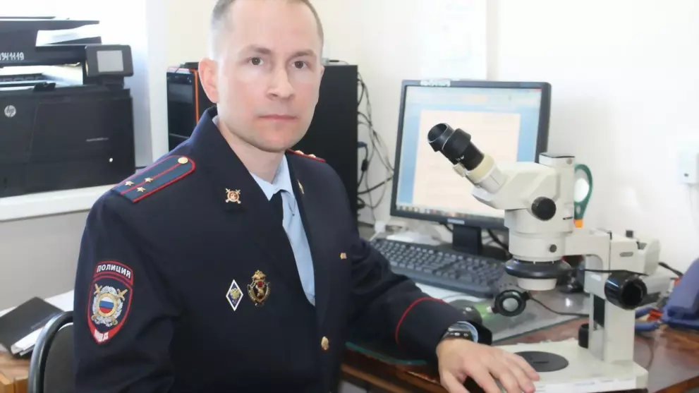 Старший лейтенант по...