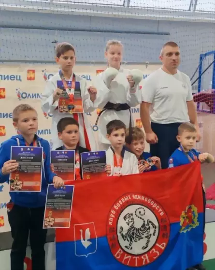 Юные "Витязи" показа...