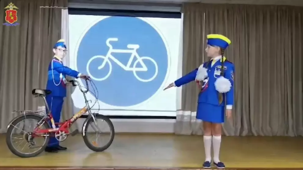 Госавтоинспекторы и...