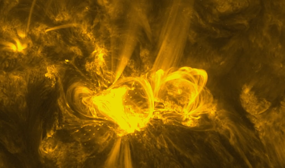 13 октября на Солнце...