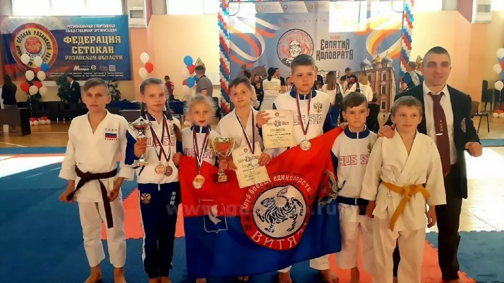 Спортсмены клуба  «В...
