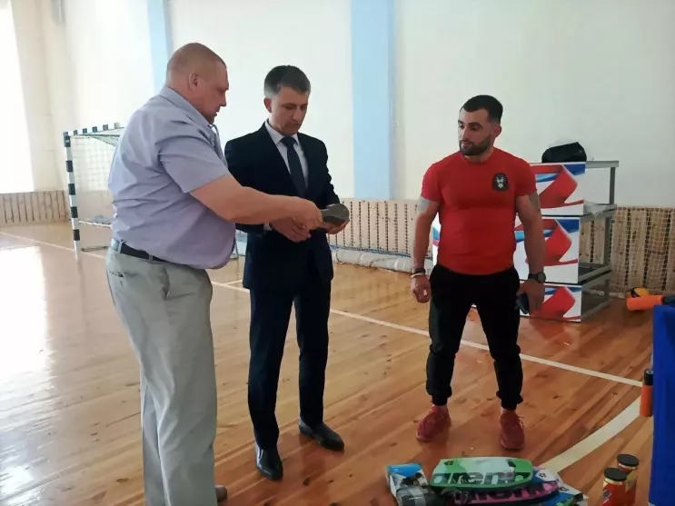 Инвентарь и спортивн...