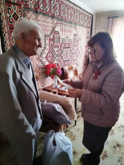 Ветеранов поздравляю...