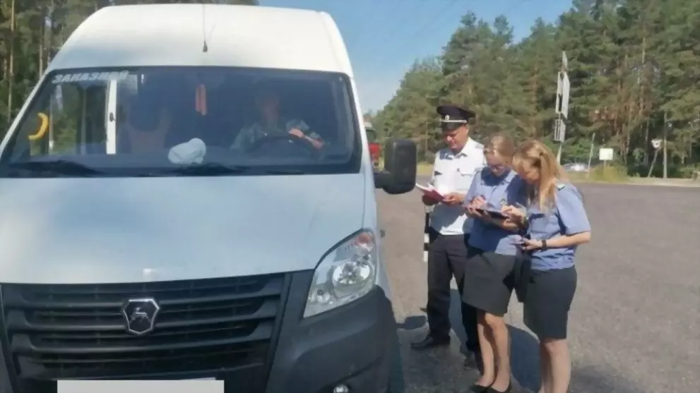 Госавтоинспекторы пр...