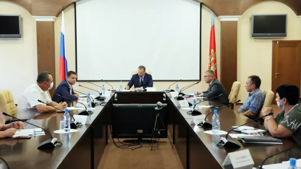 Аномально жаркая и с...