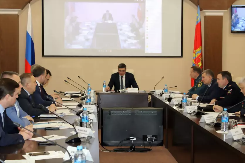 Александр Авдеев воз...