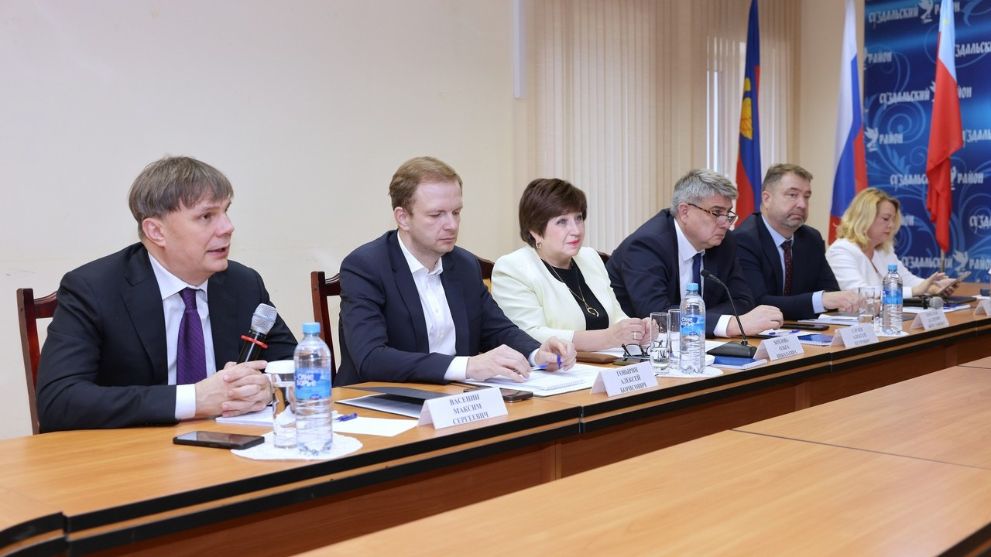 Ольга Хохлова провел...