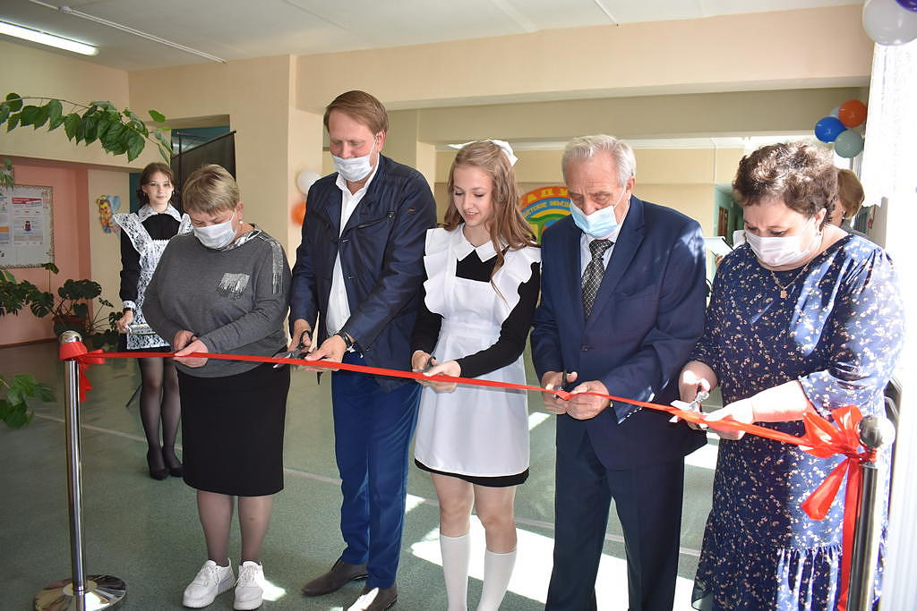 В Гусь-Хрустальном районе для учеников Иванищевской школы открыли "Точку роста"