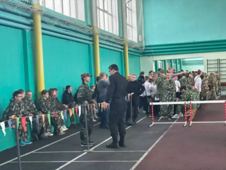 Полицейские и общест...