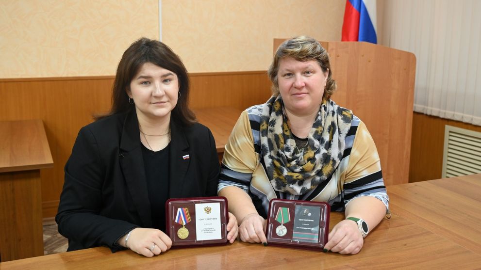Жительницы Гусь-Хрустального муниципального округа Лидия и Полина Немковы награждены за помощь участникам СВО