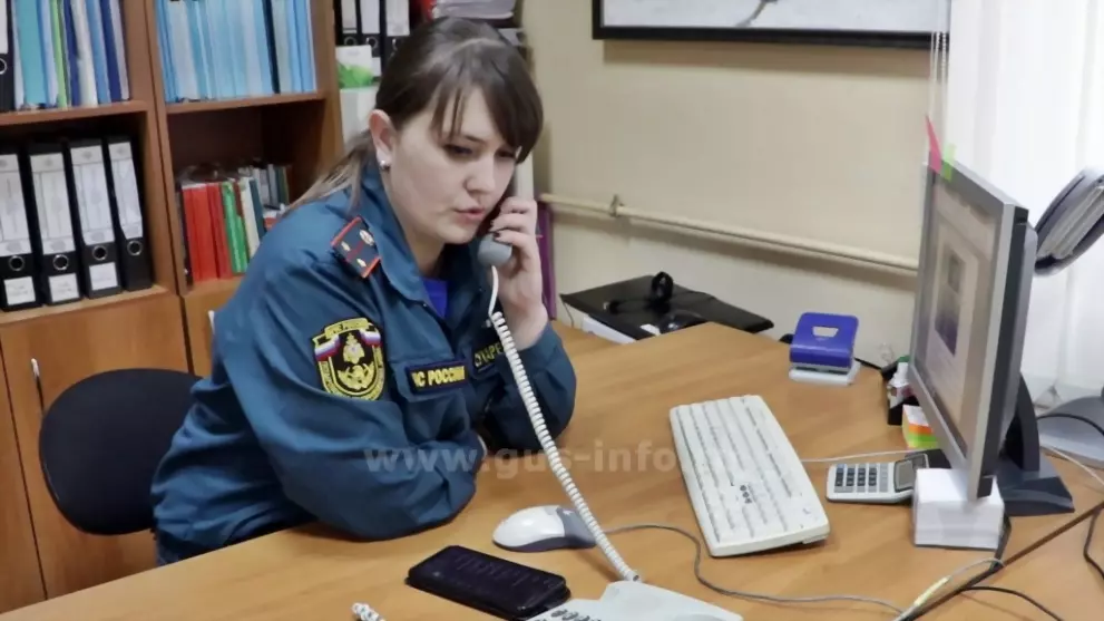 Психологи МЧС оказыв...