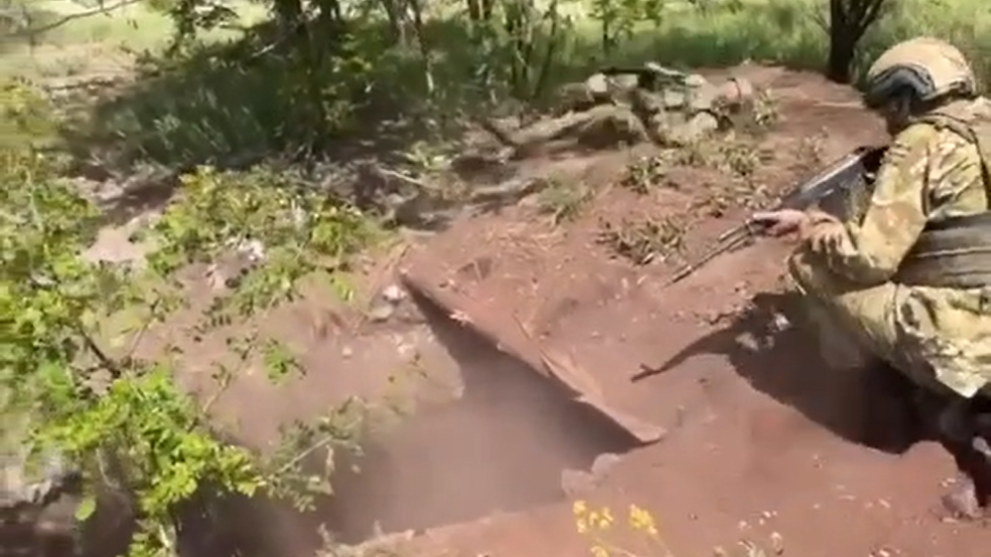 "Люди сидят прямо в...