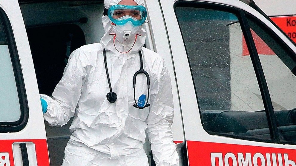 Медработникам и води...