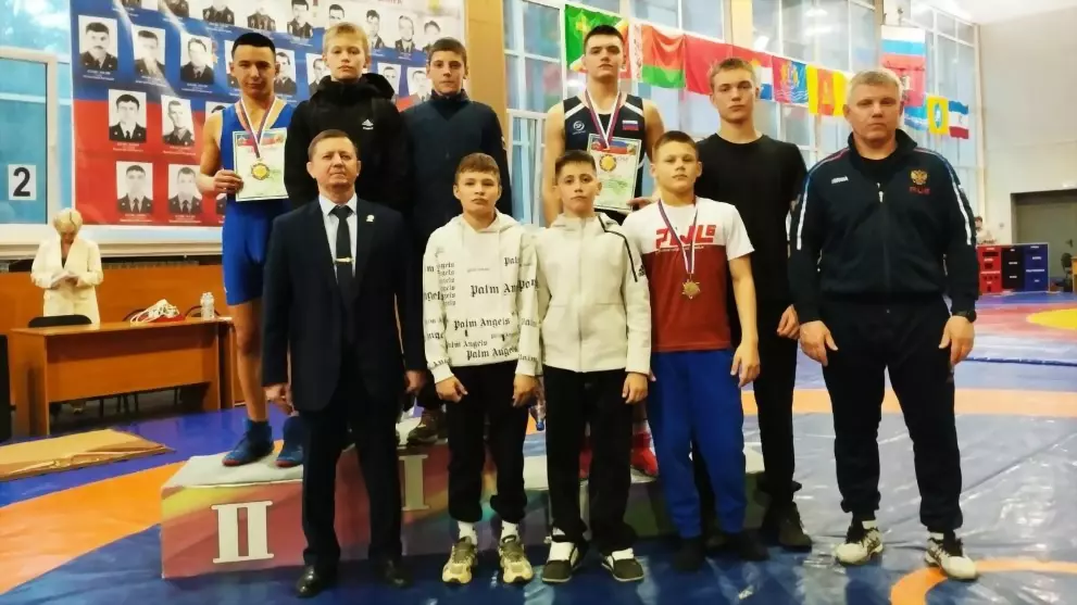 Успехи борцов на меж...