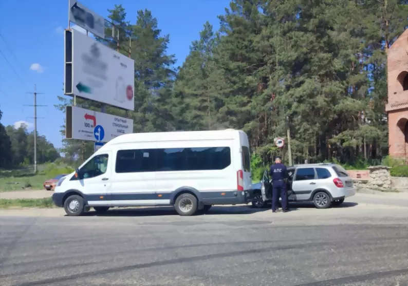 Госавтоинспекторы пр...