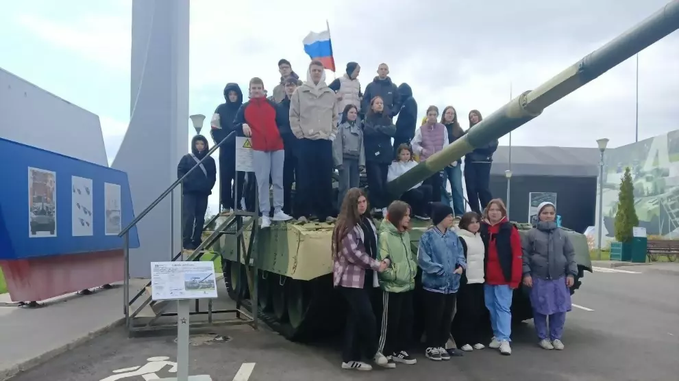 Учащиеся Золотковско...