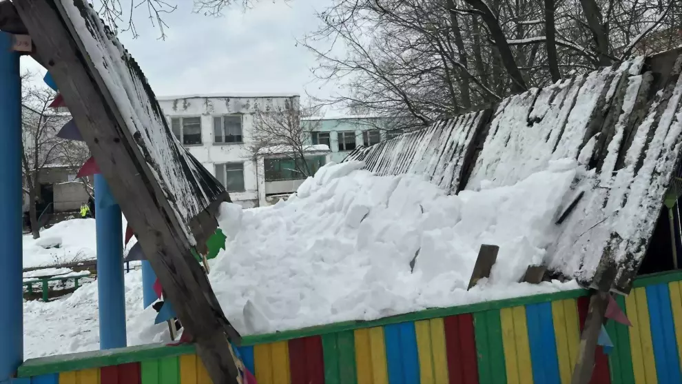 Обрушение крыши вера...