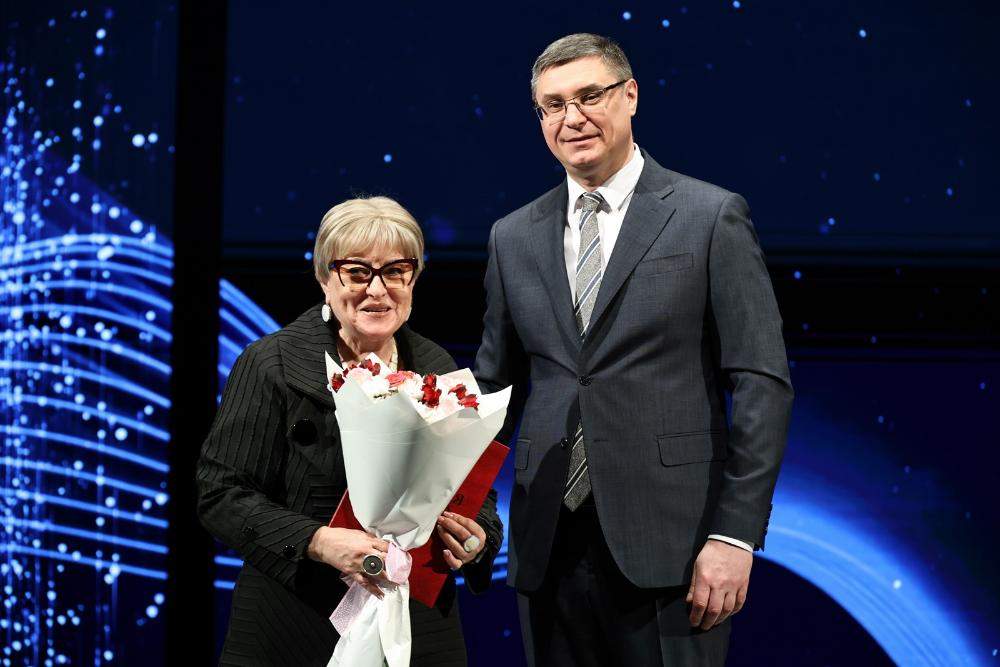 Губернатор Александр...