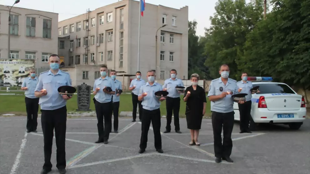 Полицейские и общест...