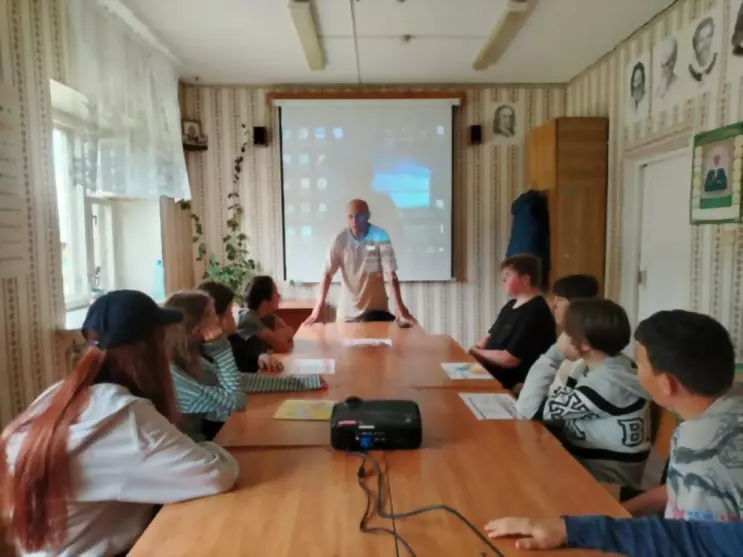 Акцию «Каникулы с Об...