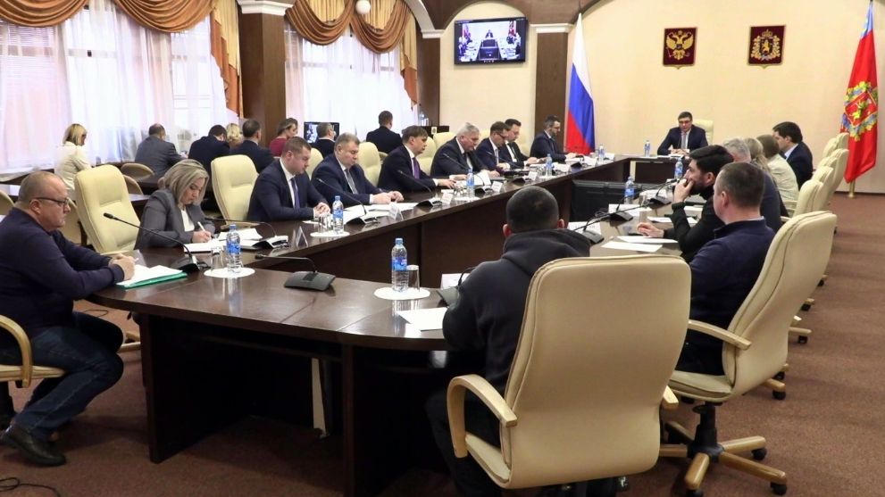 Губернатор Александр...