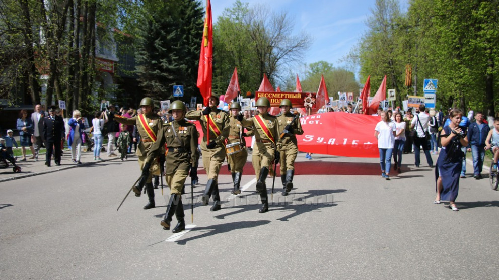 Бессмертный полк в гусь хрустальном