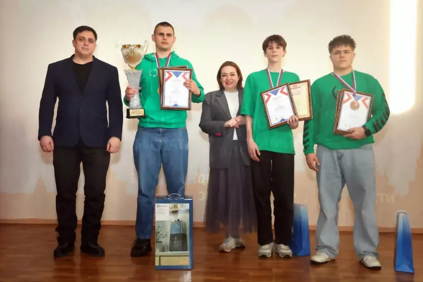 Студенты из Гусь-Хру...