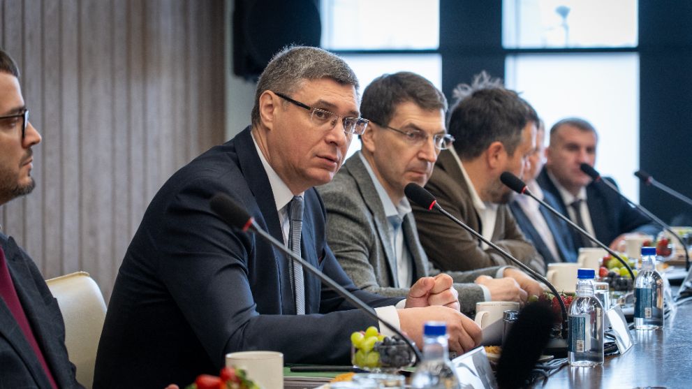 Губернатор Александр...