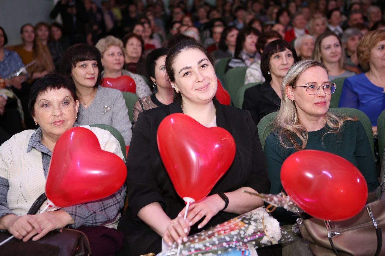 В Гусь-Хрустальном прошло торжественное мероприятие, посвященное Международному женскому дню