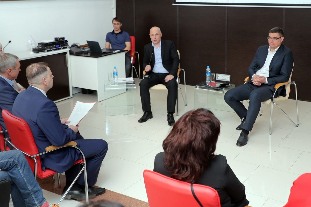 Александр Авдеев обсудил с выпускниками Президентской программы перспективы развития управленческого кадрового потенциал