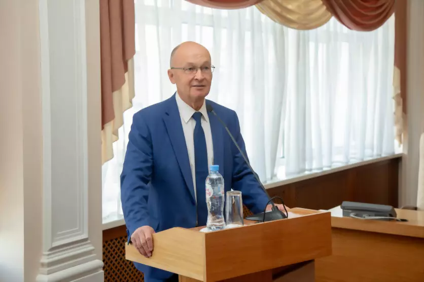 Начал работу шестой...