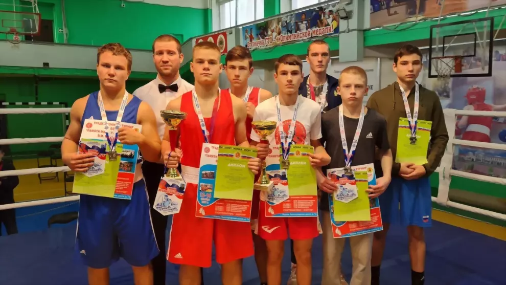 Наши спортсмены прив...